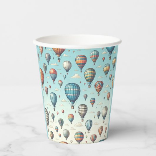 Lasse sie fliegen! Whimsical Hot Air Ballons Pappbecher (Vorderseite)