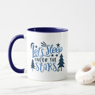 Lasse unter dem Sternenwald-Camping schlafen Tasse