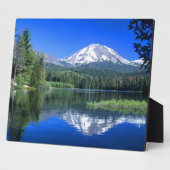 Lassen erhebt sich über dem Manzanita-See Fotoplatte (Seite)