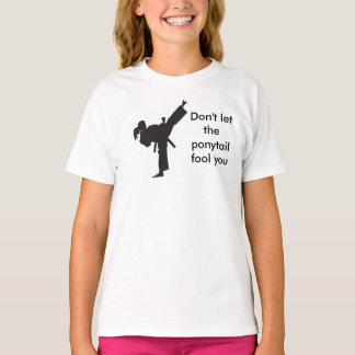 Lassen Sie den Pferdeschwanz Sie nicht täuschen - T-Shirt