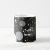 Lassen Sie es auf einem schneebedeckten Hintergrun Kaffeetasse (Mittel)