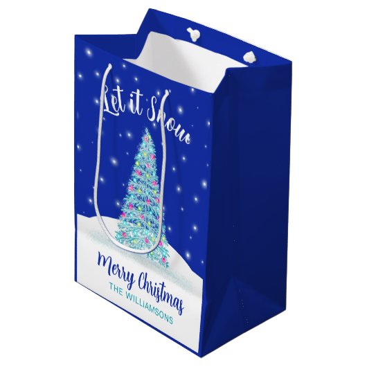 Lassen Sie es Schnee Blue Weihnachtsbaum Urlaub Mittlere Geschenktüte (Vorderseite Schrägansicht)