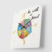 Lassen Sie sich von den farbenfrohen Gilded Compas Quadratische Wanduhr (Winkel)