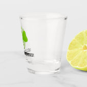 Lassen Sie uns ein schamrockenes grünes Kleeblatt  Schnapsglas (Rechts)