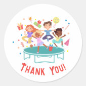 Lassen Sie uns springende Trampolin Park Kindergeb Runder Aufkleber (Vorderseite)