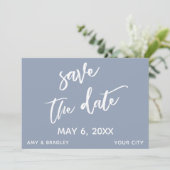 Lässig Handwriting Dusty Blue Wedding Typografie Save The Date (Stehend Vorderseite)