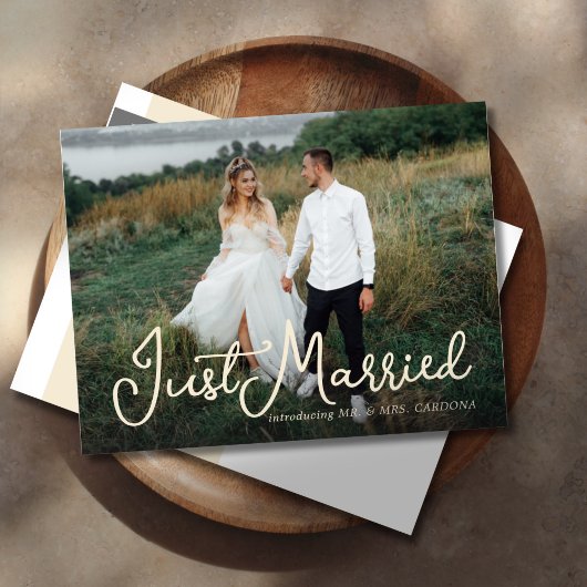 Lässig Just Married Script Foto Ankündigungspostkarte