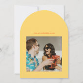 Lässige Fun Yellow Summer Wedding rettet das Datum Einladung (Rückseite)