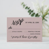 Lässige Handschrift mit Song Request Dusty Rose Pi RSVP Karte (Stehend Vorderseite)