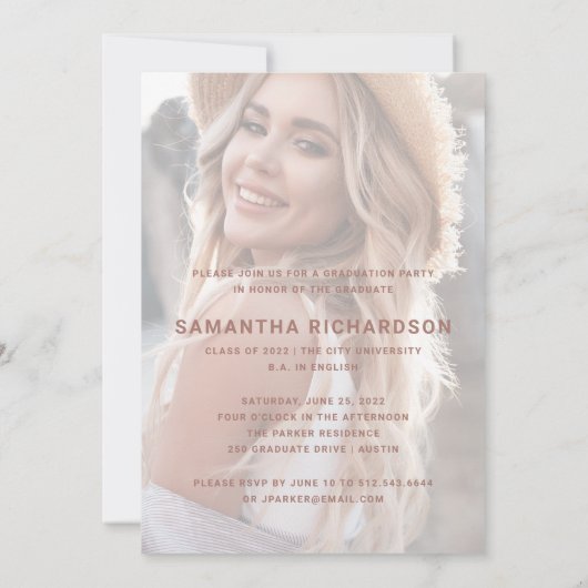 Lässige Script-Rose Gold Zwei-Foto-Graduierungspar Einladung (Rückseite)