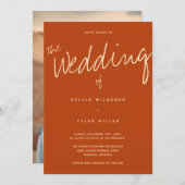 Lässige Typografie Foto Burnt Orange Wedding Einladung (Vorne/Hinten)