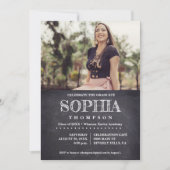 Lässiges Foto Chalkboard feiern den Abschluss Einladung (Vorderseite)