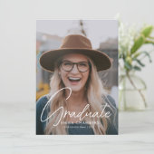 Lässiges Skript | Foto Graduation Party Einladung (Stehend Vorderseite)