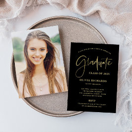 Lässiges Skriptschwarz und Gold | Grad Party Einladung