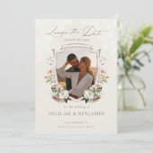 Lasso Das Date Boho Wasserfarbe Wappen Foto Einladung (Stehend Vorderseite)