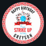 Lass's Bowl! Fun Kids 5th Birthday Party Bowling Runder Aufkleber<br><div class="desc">Siegel den Spaß mit diesen zauberhaften "Lass’s Bowl!" Aufklebern - perfekt für Liebestaschen, Party lädt ein, danke Karten oder einfach nur zum Spaß! Mit hellen Bowling-Buttone und einem spielerischen Design fügen diese Aufkleber die perfekte Touch zu Ihrem 5. Geburtstag Ihres kleinen Bowlers hinzu. Passen Sie mit einem Namen oder einer...</div>