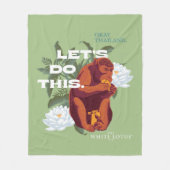 "Lass's Do This"-Affe - Der weiße Lotus Fleecedecke (Vorderseite)
