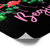 Lasst den Schabernack beginnen Flamingo Leprechaun Poster (Ecke)