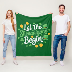 Lasst den Schabernack beginnen Funny St. Patrick's Fleecedecke
