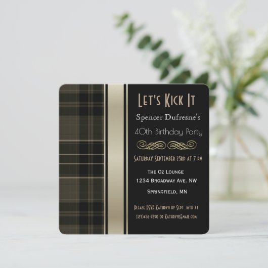 "Lasst es uns kick!" Karierte Einladung zum Geburt (Stehend Vorderseite)