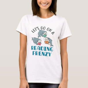Lasst uns auf einen lesenden Frenzy Teacher Shark T-Shirt