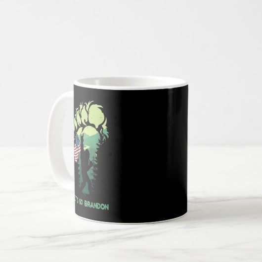 Lasst uns Brandon Bigfoot American Flag gehen Kaffeetasse (Vorderseite Links)