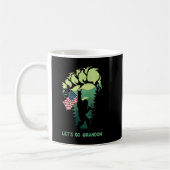 Lasst uns Brandon Bigfoot American Flag gehen Kaffeetasse (Links)