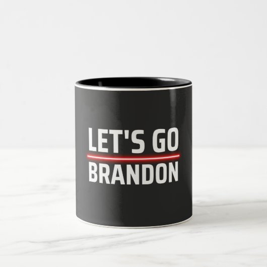 Lasst uns Brandon machen Zweifarbige Tasse (Mittel)