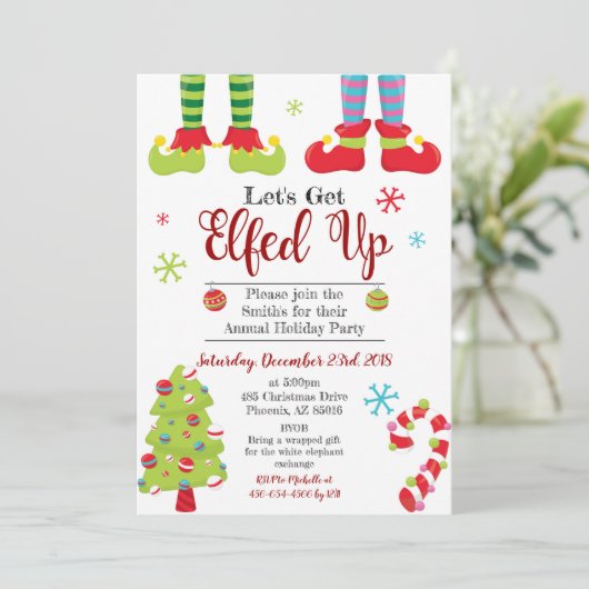 Lasst uns das Weihnachtsfest-Party Elf Xmas erledi Einladung (Stehend Vorderseite)