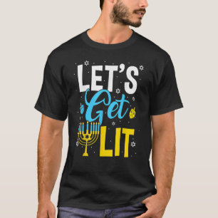 Lasst uns den jüdischen Lit Menorah Hanukkah holen T-Shirt