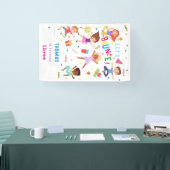 Lasst uns den springenden Park-Kindergeburtstag ab Banner (Messe)