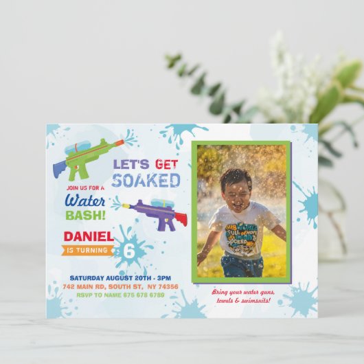 Lasst uns ein Party von Soaked Water Gun zum Gebur Einladung (Stehend Vorderseite)