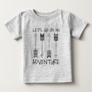 Lasst uns einen kleinen Typ für Abenteuer machen Baby T-shirt