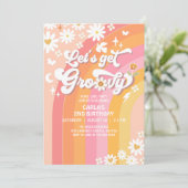 Lasst uns Groovy Daisy Hippie Geburtstag holen Einladung (Stehend Vorderseite)