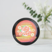 Lasst uns Groovy Retro Vinyl Rainbow Daisy holen Einladung (Stehend Vorderseite)