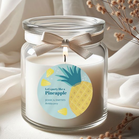 Lasst uns wie ein Ananas Party machen Runder Aufkleber