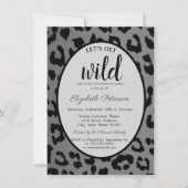 Lasst uns Wild holen, Graue Leopard Print Bachelor Einladung (Vorderseite)
