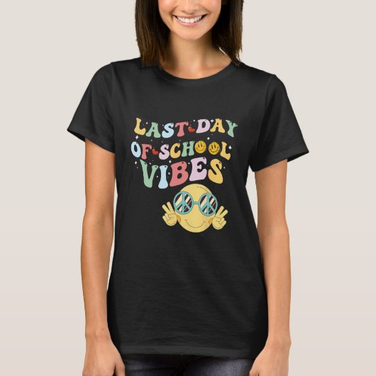 last day of summer vibes, groovy summer, funny tea T-Shirt (Vorderseite)