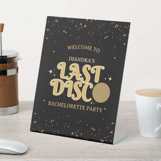 Last Disco Golden Retro Bachelorette Welcome Sockelschild (In SItu)