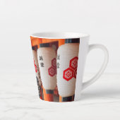 Laternen im Itsukushima-Schrein Milchtasse (Rechts)