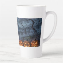 Latte-Tasse mit Halloween-Design
