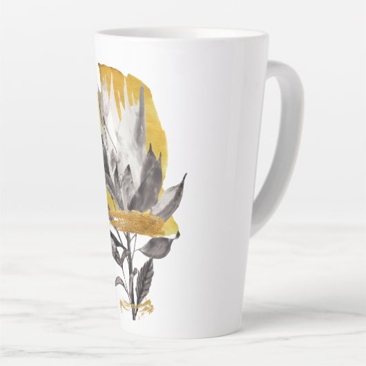 Latte Tasse mit Protea-Blume mit Gold (Rechte Ecke)