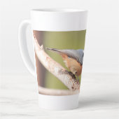 Latte Tasse mit roter Brustnarben (Linke Ecke)