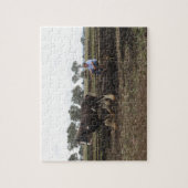 Laubsäge des Entwurfspferds bei der Arbeit Puzzle (Vertikal)