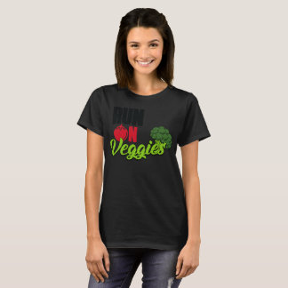 Läufe auf Veggies-Pflanze vegetarischem veganem T-Shirt