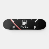 Laufen auf leerem Skateboard (Horizontal)
