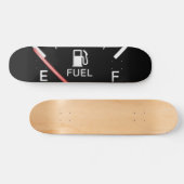 Laufen auf leerem Skateboard (Horizontal)
