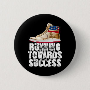 Laufen in Richtung Erfolg Trump Sneaker Republikan Button