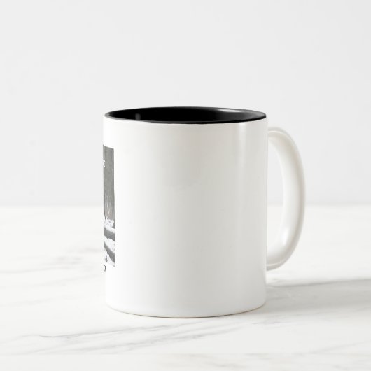 Laufende Hunde-Tasse Zweifarbige Tasse (VorderseiteRechts)