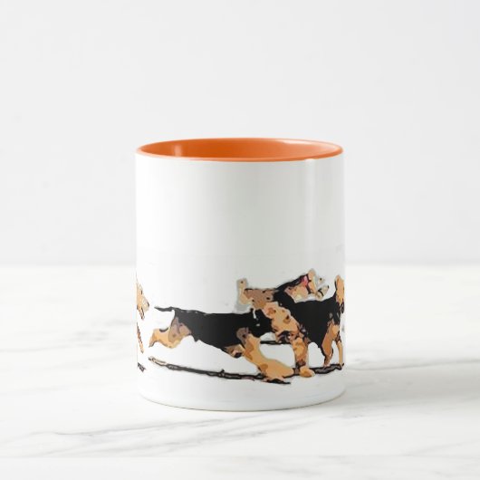 Laufende Tasse Waliser-Terriers (Zentrum)